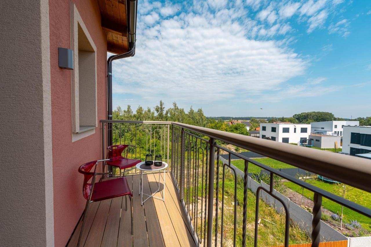 Laskara Garden Apartment By Prague Forest Nové Jirny Dış mekan fotoğraf